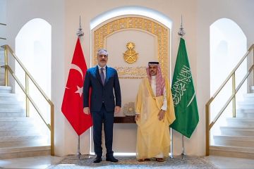 وزير الخارجية يستقبل نظيره التركي ويترأسان الاجتماع الثاني لمجلس التنسيق