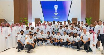 بعد تتويجه بكأس أبطال آسيا للنخبة .. وزير الرياضة يستقبل فريق الأهلي بعد تتويجه بكأس أبطال آسيا للنخبة .. وزير الرياضة يستقبل فريق الأهلي