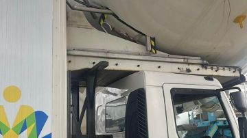 لقطات لطائرة الخطوط السعودية بعد تعرضها لحادث تصادم أرضي لقطات لطائرة الخطوط السعودية بعد تعرضها لحادث تصادم أرضي