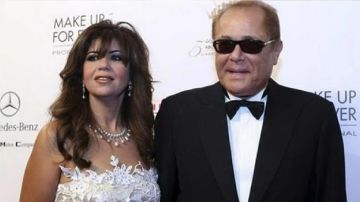 نشر وثيقة طلاق الفنان محمود عبدالعزيز من بوسي شلبي والأخيرة ترد نشر وثيقة طلاق الفنان محمود عبدالعزيز من بوسي شلبي والأخيرة ترد