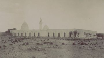 صورة نادرة لمسجد ابن عباس في الطائف تعود لأكثر من 130 عاما