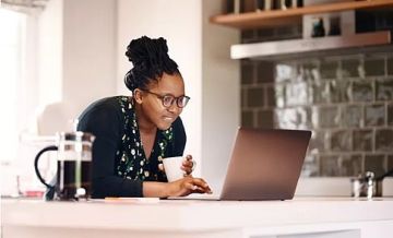 استخدموا مصدرا أكثر موثوقية.. دراسة: روبوتات دردشة الذكاء الاصطناعي لا تقدم أفضل النصائح الطبية