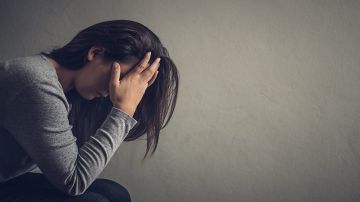 أعراض جسدية تظهر عند الإصابة باضطرابات نفسية .. فيديو أعراض جسدية تظهر عند الإصابة باضطرابات نفسية .. فيديو