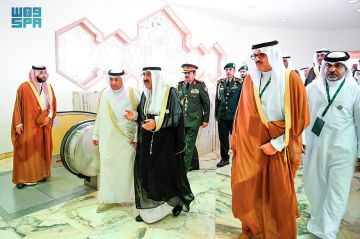 أمير الكويت يغادر الرياض بعد مشاركته في القمة الخليجية الأمريكية