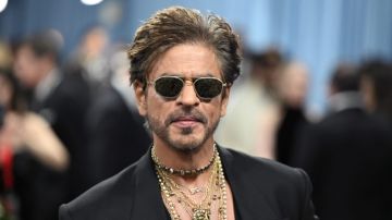 شاروخان يتعرض لموقف محرج خلال ظهوره الأول في ميت غالا شاروخان يتعرض لموقف محرج خلال ظهوره الأول في ميت غالا