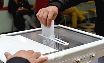 الناخبون في رومانيا يدلون بأصواتهم في الانتخابات الرئاسية