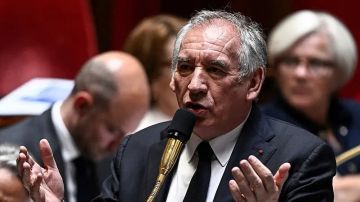 فرنسا وبريطانيا وكندا تتجه للاعتراف بدولة فلسطين.. وبايرو: هذا التحرك لن يتوقف