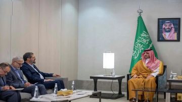 الأمير عبدالعزيز بن سعود يستقبل رئيس منظمة الحج والزيارة بإيران الأمير عبدالعزيز بن سعود يستقبل رئيس منظمة الحج والزيارة بإيران