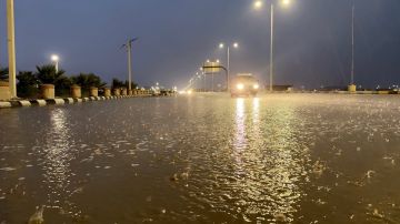 شاهد.. سبق ترصد البروق وهي تزين سماء عفيف وسط توقعات باستمرار الأمطار