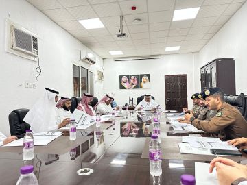 محافظ أبو عريش يترأس اللجنة المرورية لاستكمال أعمال فتح كوبري رديس