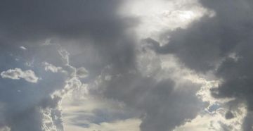 12 منطقة في مرمى تنبيهات الأرصاد: أمطار ورياح نشطة وأتربة في يوم طقس متقلب