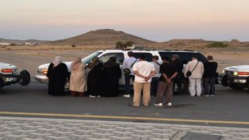 أمن الحج تستخدم طائرة درون في ضبط مواطنين لنقلهما 9 وافدين مخالفين.. فيديو