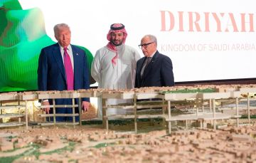 عبر تغريدة مثبتة.. السفارة الأمريكية في الرياض تبرز وصف ترامب للرياض بأنها مركز عالمي متقدم