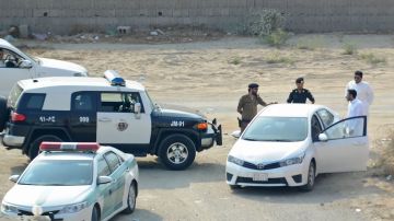 السعودية.. جريمة مروعة واستدراج أطفال بغية فعل الفاحشة يكشفها الأمن ويعلن مصير المتهم المدان السعودية.. جريمة مروعة واستدراج أطفال بغية فعل الفاحشة يكشفها الأمن ويعلن مصير المتهم المدان