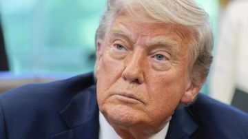 مسؤول أمريكي رفيع: يوجه انتقادات حادة لإسرائيل ويهددها بحرمان ترامب لها من صفقة استراتيجية كبرى