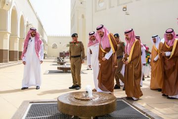 أمير المدينة المنورة : المواقع الخدمية على طرق الحجاج ركيزة أساسية في منظومة العناية بضيوف الرحمن أمير المدينة المنورة : المواقع الخدمية على طرق الحجاج ركيزة أساسية في منظومة العناية بضيوف الرحمن