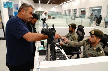 جوازات منفذ حالة عمار تستقبل حجاج الأردن وتنهي إجراءاتهم بكل يسر