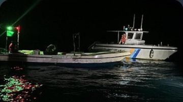 حرس الحدود بجدة ينقذ 4 أشخاص بعد جنوح واسطتهم البحرية