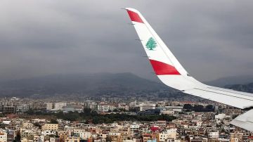 تحركات أمنية في مطار بيروت.. فصل موظفين مرتبطين بـحزب الله وتشديد الرقابة تحركات أمنية في مطار بيروت.. فصل موظفين مرتبطين بـحزب الله وتشديد الرقابة