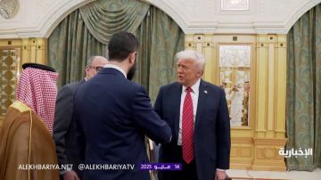 مصر.. علاء مبارك يعلق على صورة محمد بن سلمان وأحمد الشرع مع ترامب