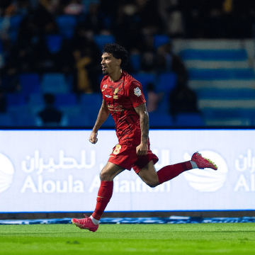 هدف لاعب القادسية كاميرون في مرمى الوحدة يحصد جائزة الهدف الأجمل