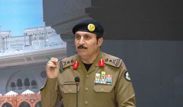 الفريق البسامي: أكثر من 16 ألف مخالفة لمستضيفي زوار خالفوا أنظمة الحج.. والمساءلة تطال الجميع الفريق البسامي: أكثر من 16 ألف مخالفة لمستضيفي زوار خالفوا أنظمة الحج.. والمساءلة تطال الجميع