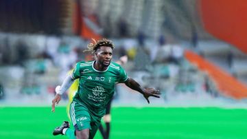 أولمبياكوس يسعى لضم ماكسيمان والأهلي يتمسك بمطالبه المالية أولمبياكوس يسعى لضم ماكسيمان والأهلي يتمسك بمطالبه المالية