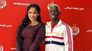 جدل حول زوجة عزيز كي بعد تجاوز عدد متابعيها حاجز الـ12 مليون جدل حول زوجة عزيز كي بعد تجاوز عدد متابعيها حاجز الـ12 مليون