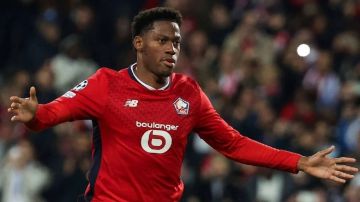 الاتحاد والأهلي يتنافسان على ضم المهاجم الكندي جوناثان ديفيد الاتحاد والأهلي يتنافسان على ضم المهاجم الكندي جوناثان ديفيد