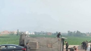 انقلاب سيارة تحمل جنود مصريين بعد يوم من حادث الفتيات المروع