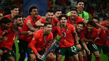 رونالدو يعود لمنصات التتويج مع البرتغال بعد موسمين ونصف دون بطولات مع النصر