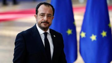 قبرص: إيران طلبت منا نقل رسائل إلى إسرائيل وسط تصاعد التوتر قبرص: إيران طلبت منا نقل رسائل إلى إسرائيل وسط تصاعد التوتر