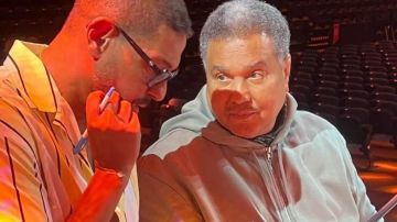 قبيل حفله في دبي.. محمد عبده يشيد بالمايسترو هاني فرحات: اليد الأمينة لكل مطرب عربي قبيل حفله في دبي.. محمد عبده يشيد بالمايسترو هاني فرحات: اليد الأمينة لكل مطرب عربي