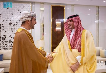 وزير الداخلية يستقبل السفير العماني الجديد ويؤكد عمق العلاقات بين البلدين وزير الداخلية يستقبل السفير العماني الجديد ويؤكد عمق العلاقات بين البلدين