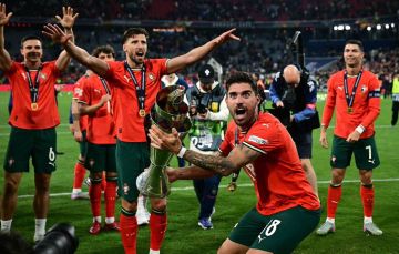 صحيفة ابولا البرتغالية: روبن نيفيز ارتدى زي البطل في ركلة الحسم ومنح البرتغال اللقب الثاني