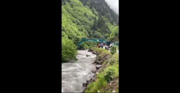 بعد 6 أيام من البحث.. السلطات التركية تعثر على جثة طفل سعودي جرفته المياه في نهر هالديزن بطرابزون