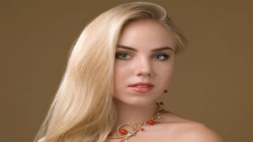 الأميرة ماريا كارولينا تنجو من حادث مميت بدراجة نارية الأميرة ماريا كارولينا تنجو من حادث مميت بدراجة نارية