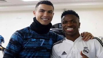 فينيسيوس جونيور يشيد بعقلية رونالدو بعد تتويجه بدوري الأمم الأوروبية فينيسيوس جونيور يشيد بعقلية رونالدو بعد تتويجه بدوري الأمم الأوروبية