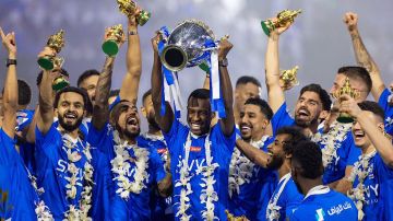 الهلال يغادر إلى أمريكا 13 يونيو والإدارة تسابق الزمن لحسم التعاقدات الأجنبية الهلال يغادر إلى أمريكا 13 يونيو والإدارة تسابق الزمن لحسم التعاقدات الأجنبية