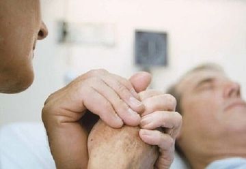 نصحوا بالبقاء مع المحتضر حتى اللحظة الأخيرة.. علماء: هذه آخر حاسة تتوقف قبل الموت