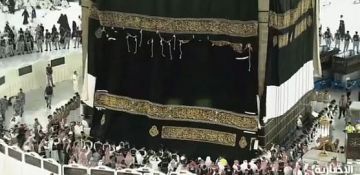 في تقليد سنوي متجدد.. بدء مراسم استبدال كسوة الكعبة المشرفة استعدادا لموسم حج 1447هـ