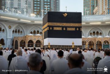 حجاج بيت الله الحرام يؤدون طواف الإفاضة في أجواء إيمانية وخدمات متكاملة حجاج بيت الله الحرام يؤدون طواف الإفاضة في أجواء إيمانية وخدمات متكاملة