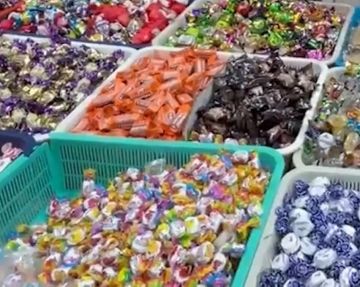 الخضيري: الحلويات سبب رئيس في تلبك الأمعاء خلال العيد وليس لحوم الأضاحي الخضيري: الحلويات سبب رئيس في تلبك الأمعاء خلال العيد وليس لحوم الأضاحي