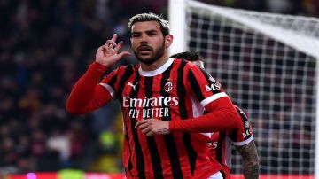 فابريزيو رومانو: الهلال يتفوق ماليا وأتلتيكو يعول على رغبة ثيو في العوده