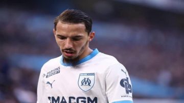 توضيح جديد حول مستقبل النجم الجزائري إسماعيل بن ناصر توضيح جديد حول مستقبل النجم الجزائري إسماعيل بن ناصر