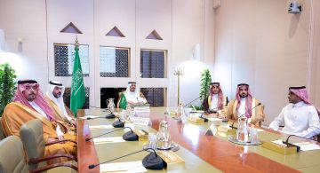 نائب أمير الرياض يطلع على خطة تطوير إجراءات العمل بإمارة المنطقة بالتعاون مع معهد الإدارة العامة نائب أمير الرياض يطلع على خطة تطوير إجراءات العمل بإمارة المنطقة بالتعاون مع معهد الإدارة العامة