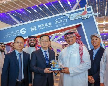 مطار الملك عبدالعزيز يدشن أولى رحلات هاينان الصينية المباشرة إلى جدة مطار الملك عبدالعزيز يدشن أولى رحلات هاينان الصينية المباشرة إلى جدة