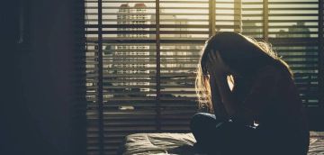 5 علامات تحذيرية تكشف إصابتك بالاكتئاب.. وخبراء الصحة النفسية ينصحون بعدم تجاهلها