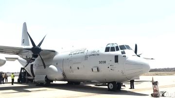 المساعدات السعودية تصل إلى مطار حلب دعما لمتضرري حرائق اللاذقية .. فيديو