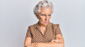 تقدم السن يضاعف مشاعر الغضب لدى النساء لكن التعبير عنها يصبح أكثر هدوءا تقدم السن يضاعف مشاعر الغضب لدى النساء لكن التعبير عنها يصبح أكثر هدوءا